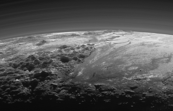 Снимки поверхности Плутона с космического аппарата "Новые горизонты"